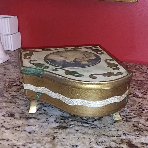1105 Musical Piano Jewelry Box Florentine - Picture 3 of 7